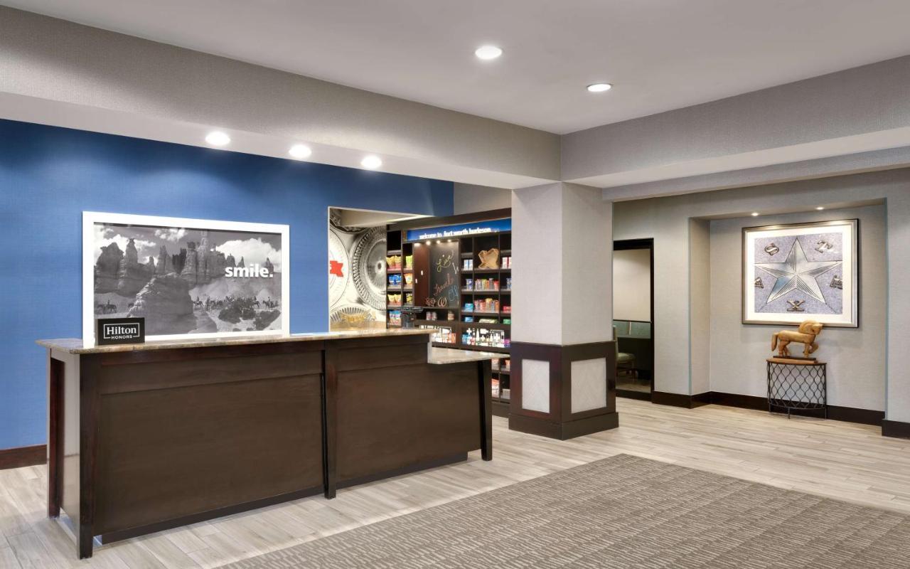 Hampton Inn & Suites Ft Worth-Burleson Exterior photo